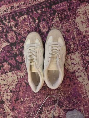 Reebok Women's White and Light Gray Suede Low-Top Sneakers